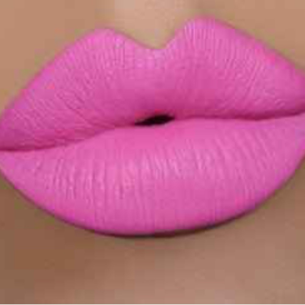 “SEND UR BEST OFFER?” “GERALD COSMETICS  SUMMER LOVIN”Lipstick-Vibrant Pink👄